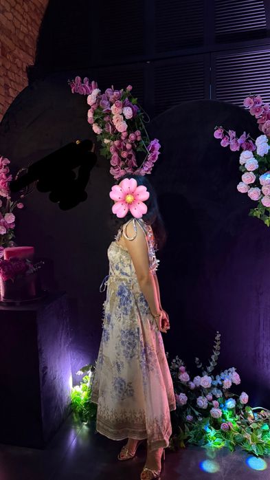 Платье вечернее в цветочек размер S