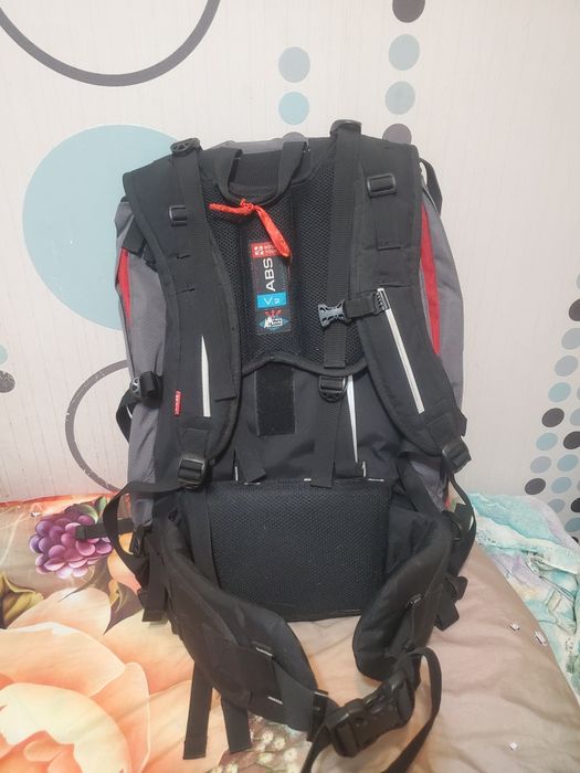 Продаю рюкзак профессиональный,фирменный для походов в горы и т.д.