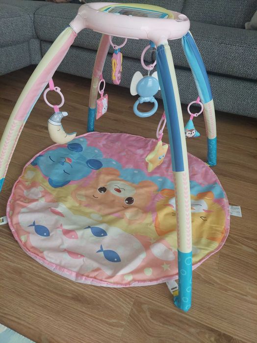 Активна гимнастика с музика и светлини за момиче