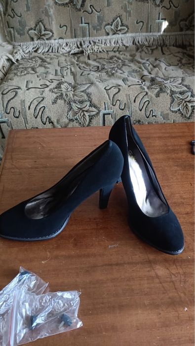Продам туфли женчкие на каблуке