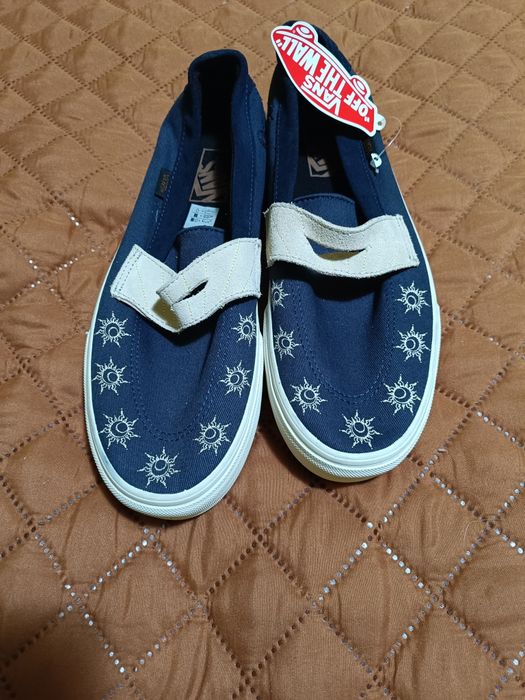 Teniși din denim