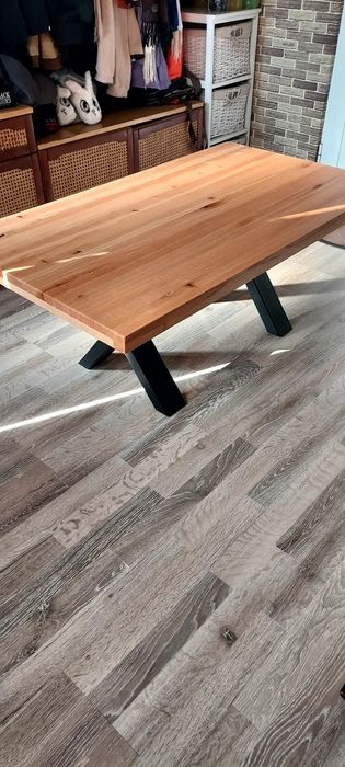 Продавам чисто нова холна маса!!!