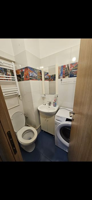 Particular-Inchiriez apartament 3 camere Bd. Decebal