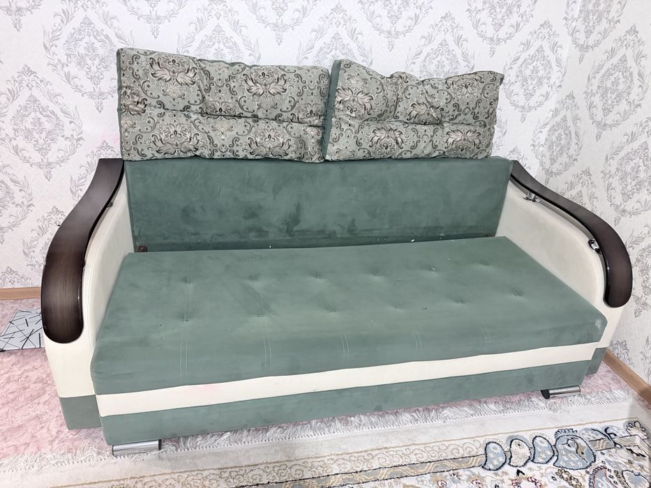 Диван в в хорошем состоянии