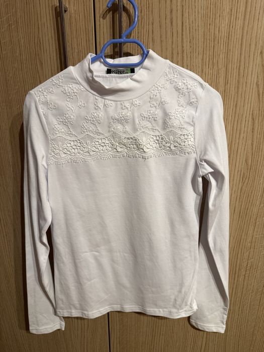 Bluze albe pentru fete