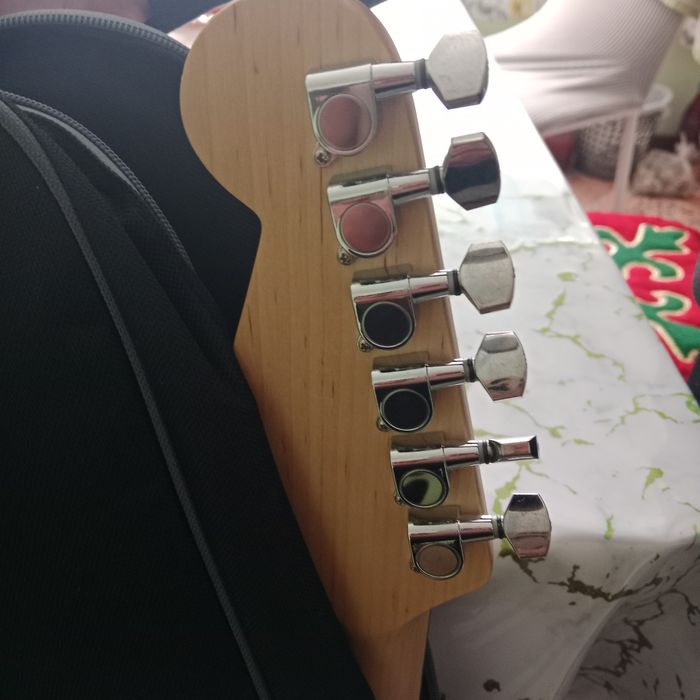 Электро гитара очень хорошем состоянии