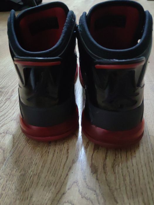 Air Jordan MARS 270