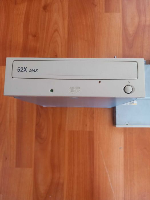 Аксесоари за настолен комп.