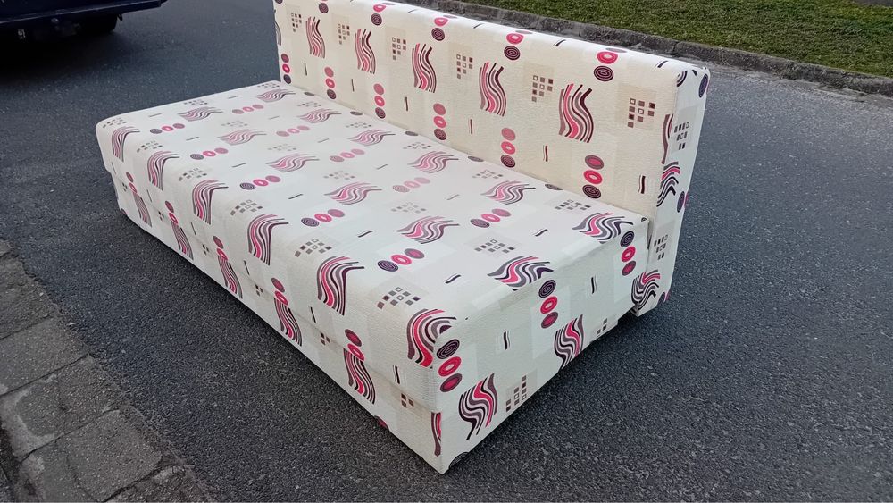 Canapea extensibila cu lada