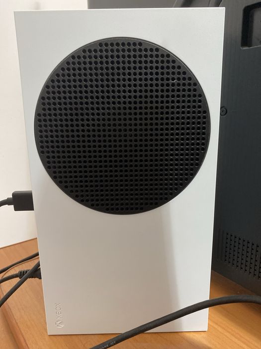 Xbox series s с подпиской геймпасс