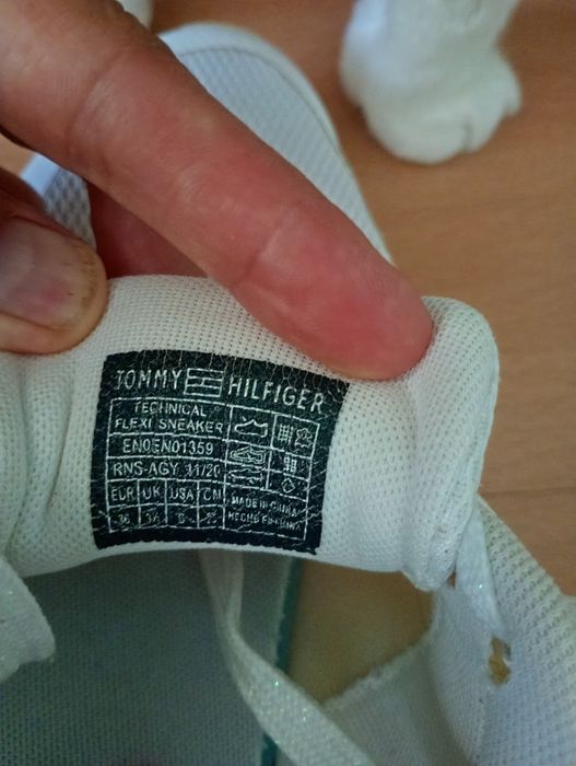 Adidas dama Tommy Jeans  Hilfiger