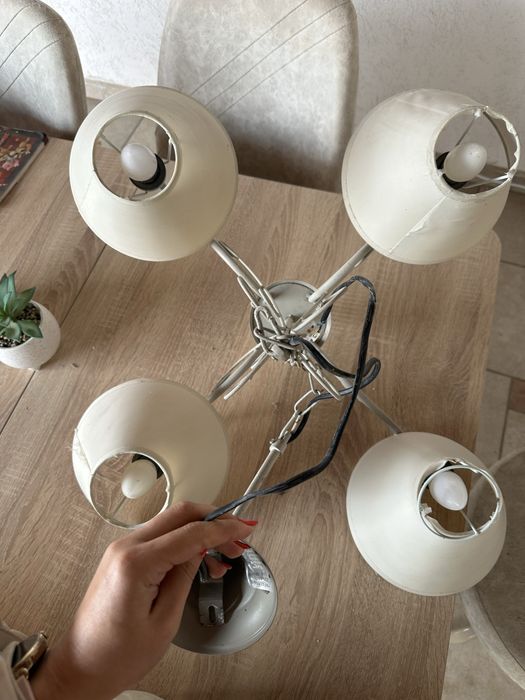 Lustra suspendată vintage 4 becuri