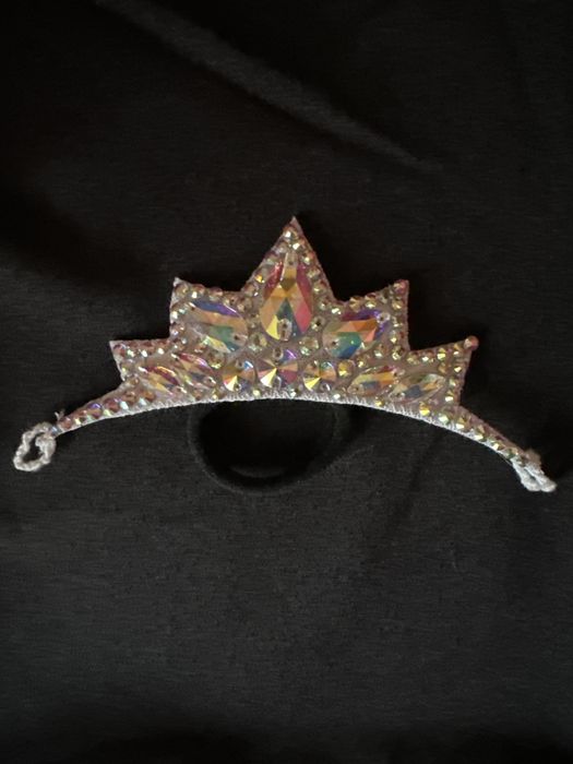 Коронки за художествена гимнастика