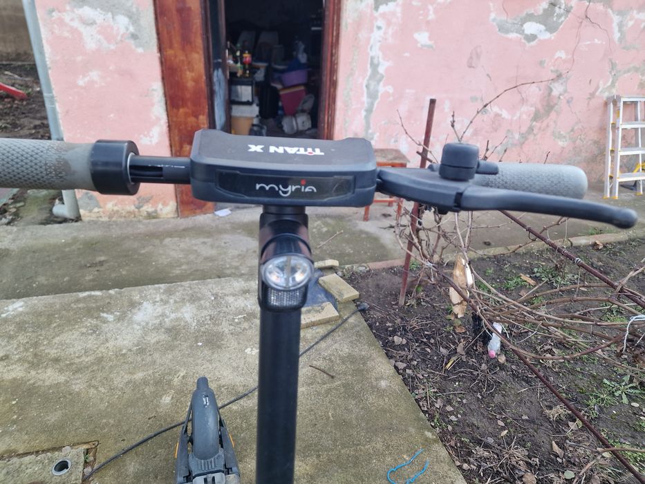 Vând Trotinetă Myria Titan x