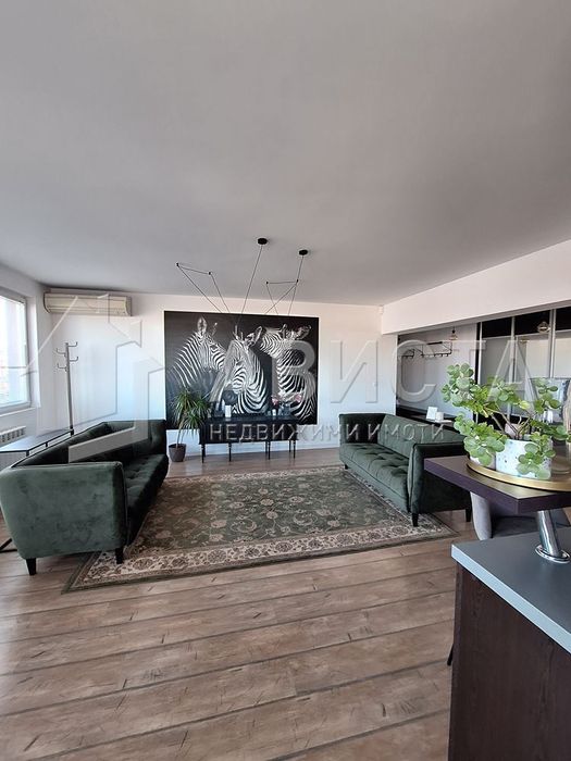 Просторен четиристаен апартамент в Младост 4