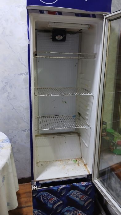 Продаю холодильник нету Даже года сломать 1 только мотор