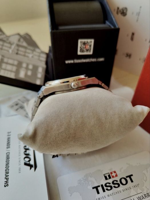 Tissot PRX Quartz с черен циферблат