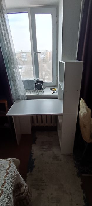 Продам стол компьютерный-письменный "Кито"