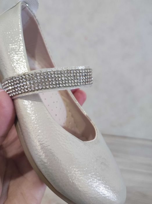 Перламутровые туфли для девочек