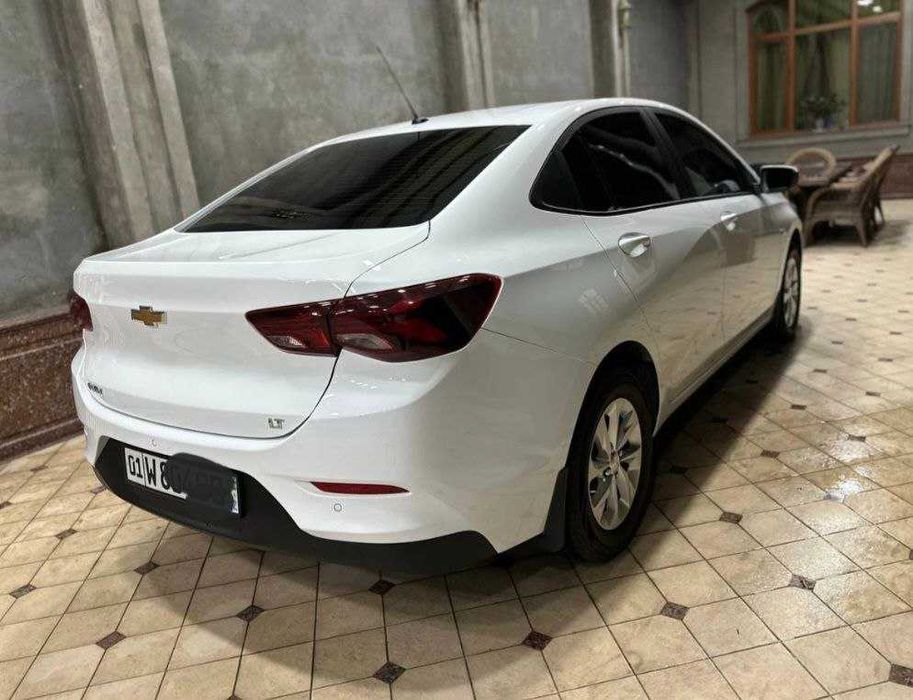 Chevrolet Onix 2023 — 3