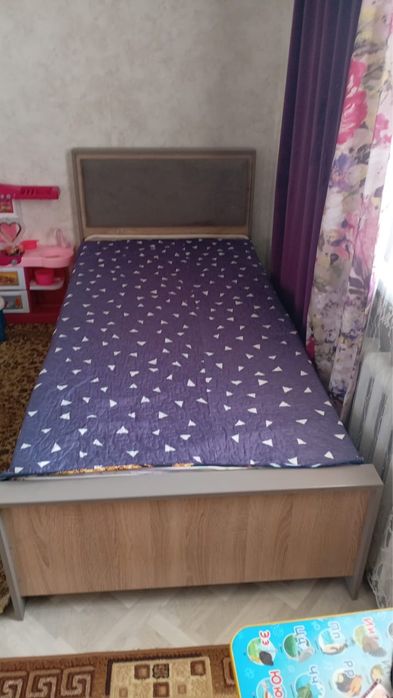 Продам кровать срочно .