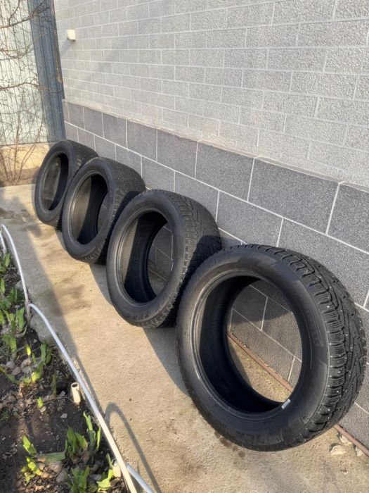 Зимние шипованные шины Pirelli  255/50 R19