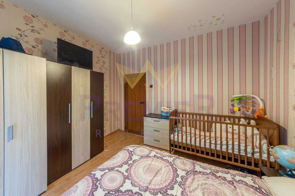 Дава се под наем Тристаен апартамент в Варна, Базар Левски - 70 кв.м за 408 € - Снимка #4