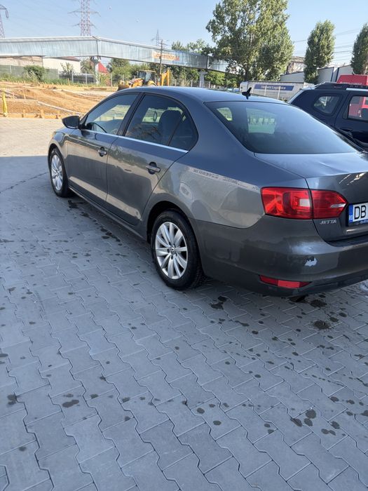 VOLKSWAGEN Jetta 2013 — imagine 4