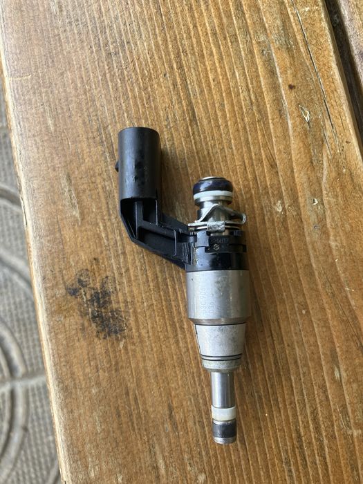 Бензинови дюзи 1.4 tsi 03С906036J