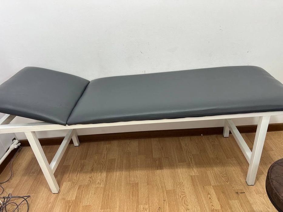 Продаётся аксессуары для женского салона красоты