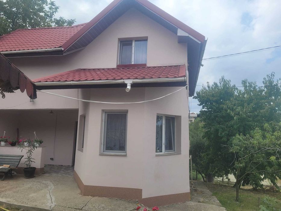 casa si teren  BREAZU , STR PARAULUI