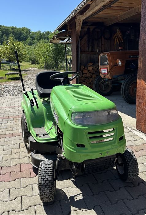 Vând tractoraș pentru gazon