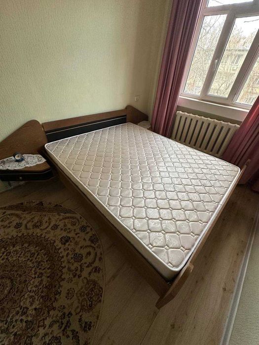 Продается кровать качество (одна тумба сломанная)