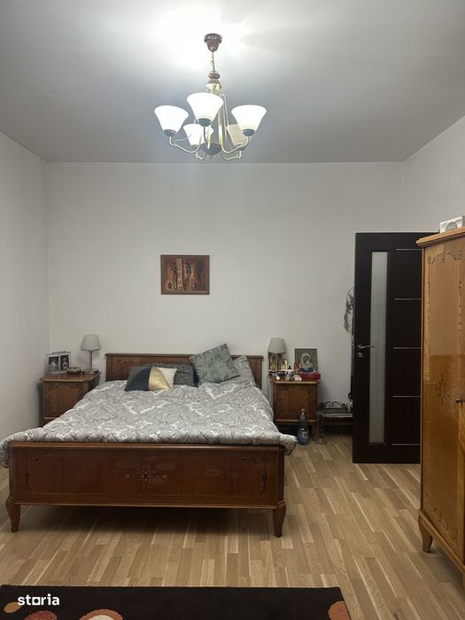 Campina - ultracentral - casa + Spațiu comercial - 215000 Euro