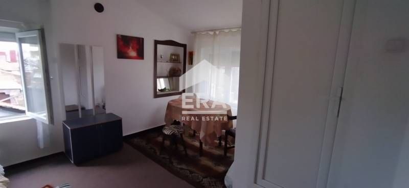 Дава се под наем Етаж от къща в Варна, Център - 80 кв.м за 318.75 € - Снимка #9