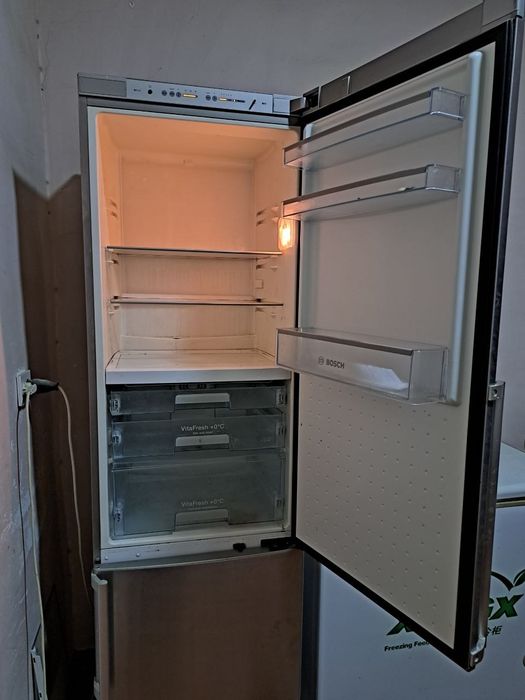 Холодилник BOSCH. Germaniya.