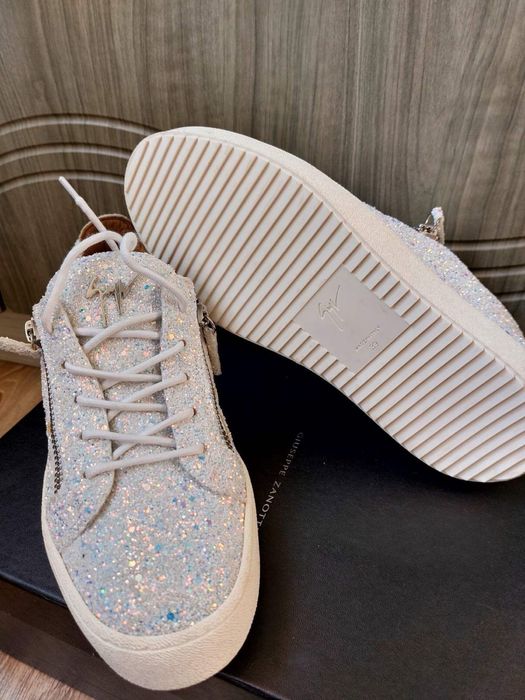 Giuseppe Zanotti Дамски