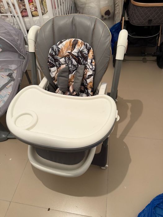 Столик для кормление