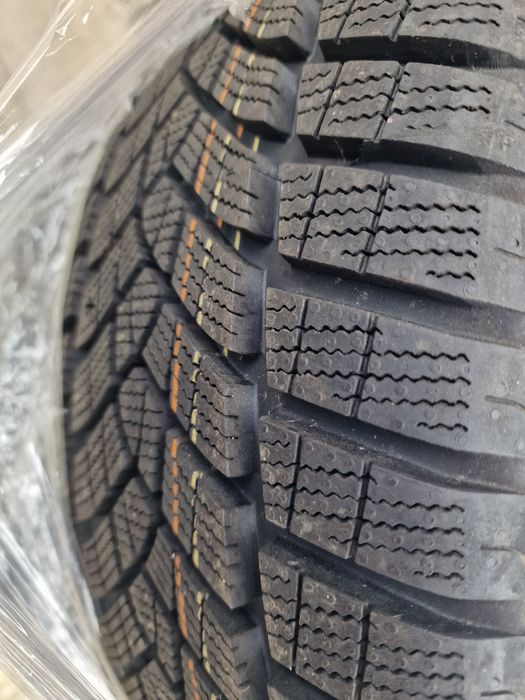 225 55 16 Нови зимни гуми Goodyear Ultragrip Performance+