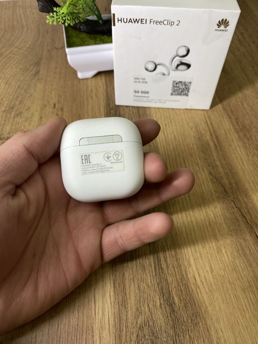 Продам наушники Huawei