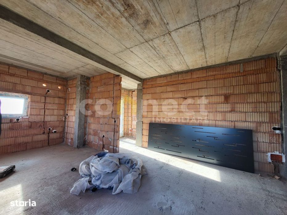 Apartament de 100mp, cu 70mp curte.