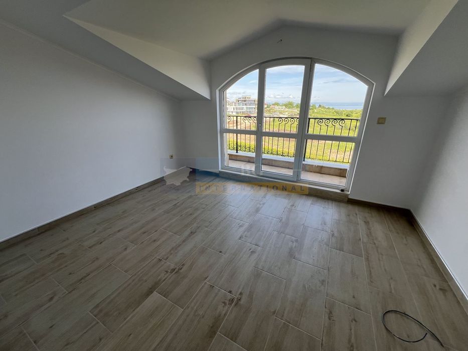 Продава се Тристаен апартамент в Черноморец - 87 кв.м за 891 €/кв.м - Снимка #10