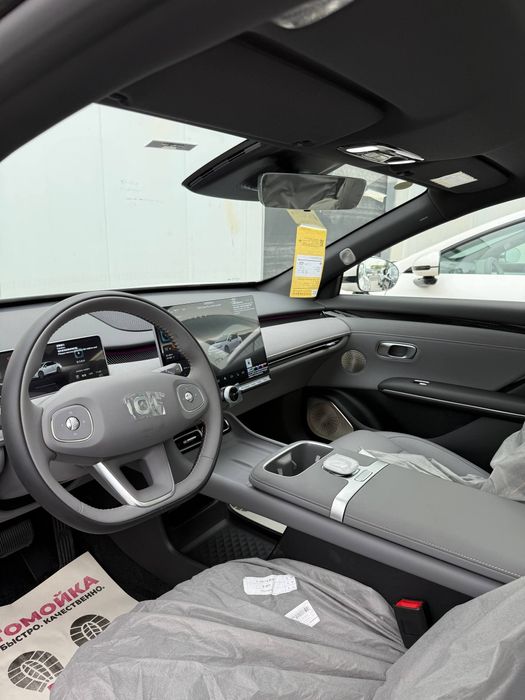 Changan neivo oq qora hamma rangidan bor