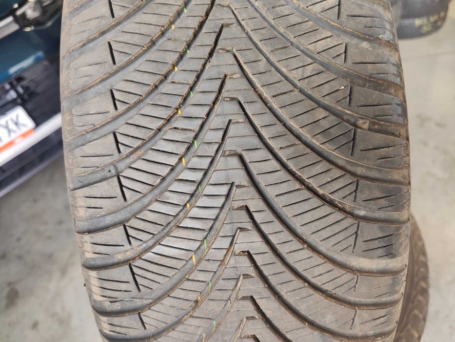 2бр.всесезонни гуми 215/55/17 Kumho