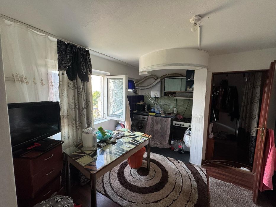 Vând apartament în Alexandria