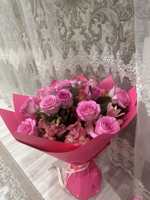 Небольшой букет роз