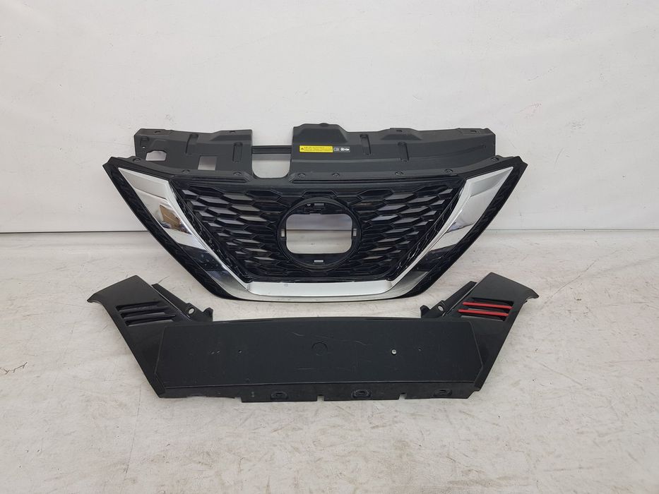 Grila radiator bara fata Nissan Qashqai dupa 2016