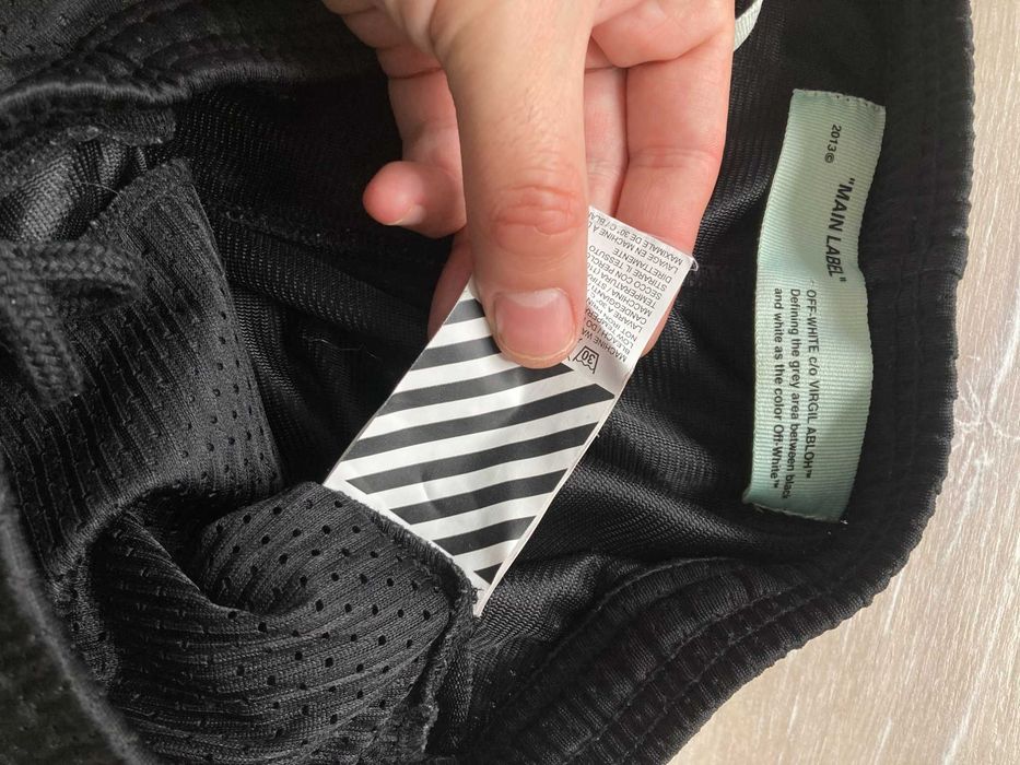 OFF WHITE къси панталони къс панталон шорти размер XS