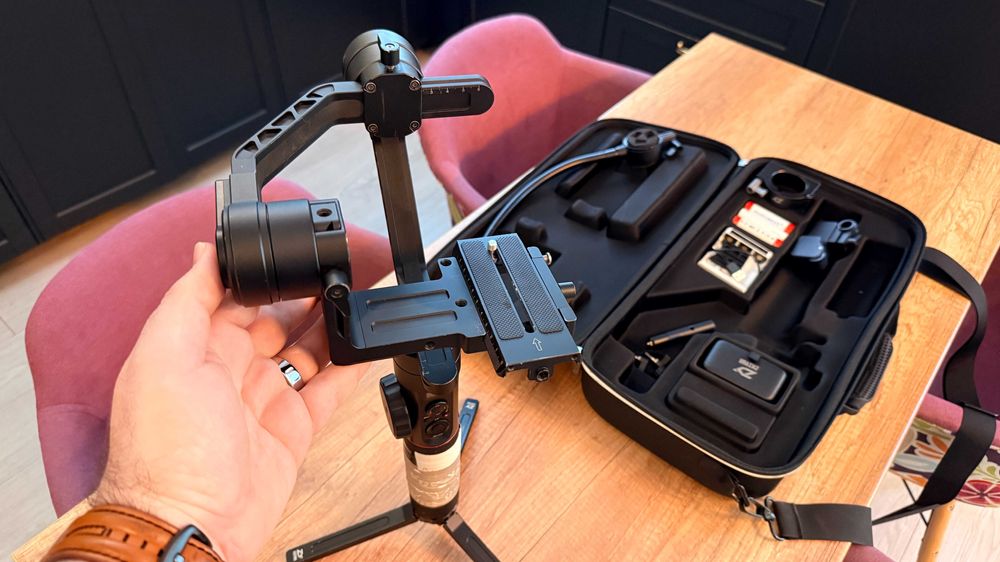 Zhiyun Tech Crane 2 - Gimbal cu servo follow focus tip DJI Ronin Rs2 Pro