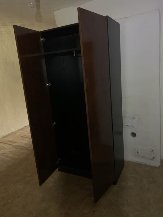 Шкаф для одежды для офиса и дома